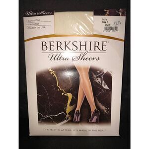 Berkshire Ultra Sheer Control Top Pantyhose.  Ivory Size 1. Control top and sand